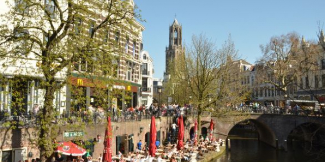 Koopavond verliest terrein, zondag wint